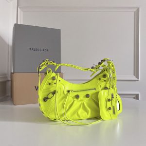 Le Cagole Shoulder Bag (Luminous Yellow)