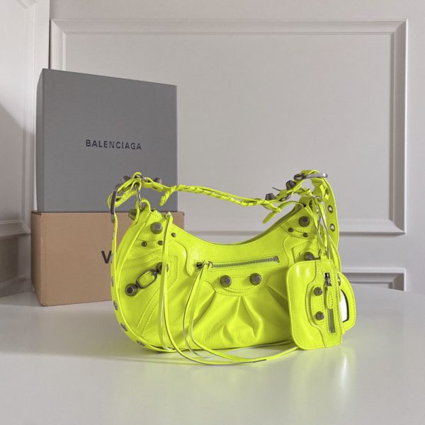 Le Cagole Shoulder Bag (Luminous Yellow)