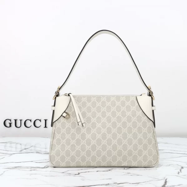 The GG Emblem Bag -815216