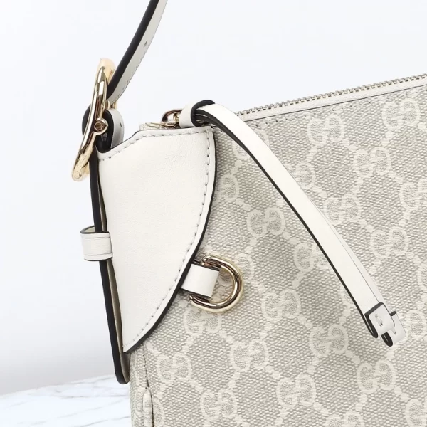 The GG Emblem Bag -815216