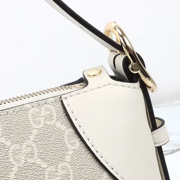 The GG Emblem Bag -815216