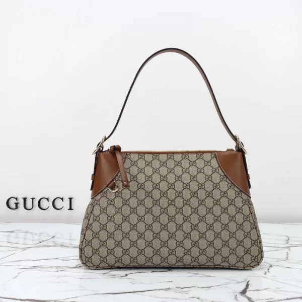 The GG Emblem Bag -815217