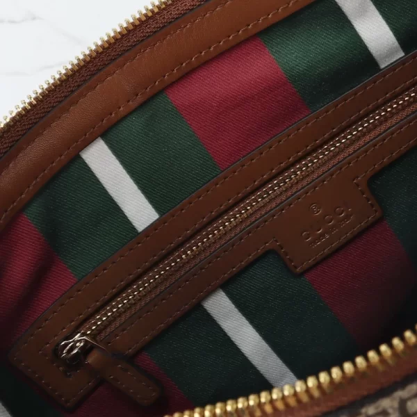 The GG Emblem Bag -815217