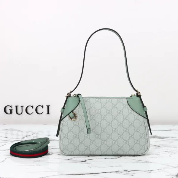 The GG Emblem Bag -815218