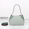 The GG Emblem Bag -815218