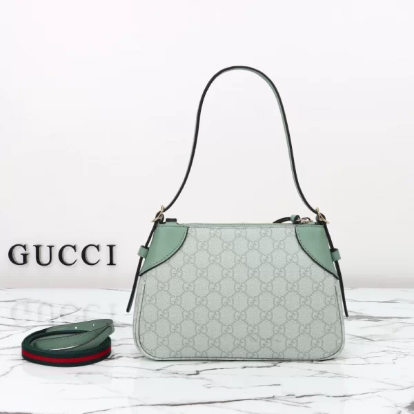 The GG Emblem Bag -815218