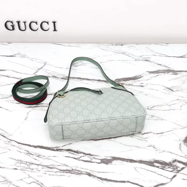 The GG Emblem Bag -815218