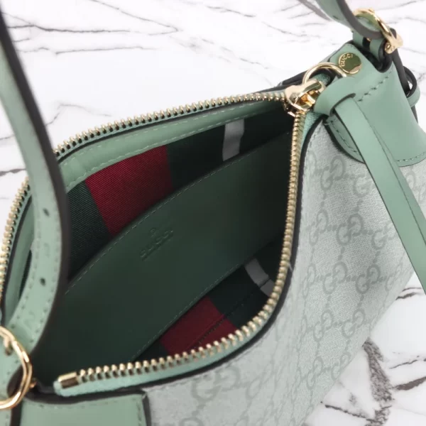 The GG Emblem Bag -815218