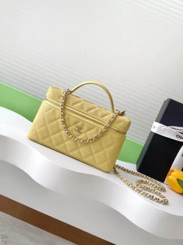 Chanel  Vanity Bag 25C AP4385