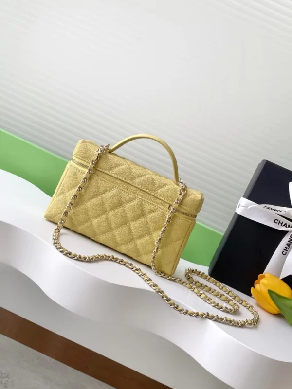 Chanel  Vanity Bag 25C AP4385