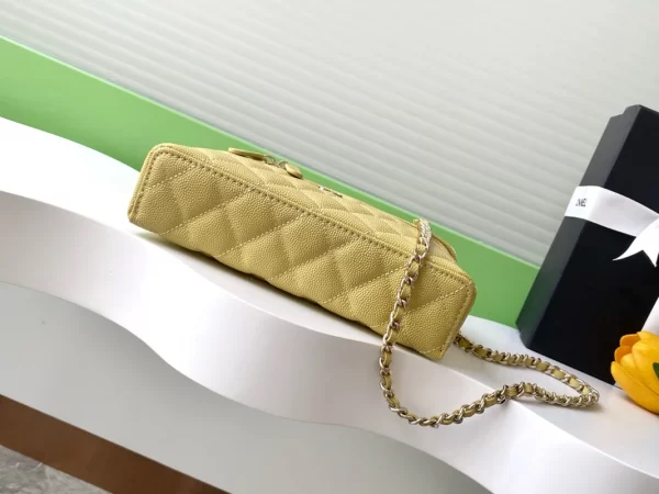 Chanel  Vanity Bag 25C AP4385