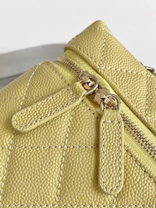Chanel  Vanity Bag 25C AP4385
