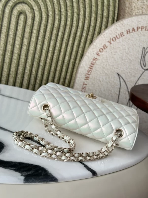 Chanel  CF Classic Flap A01112