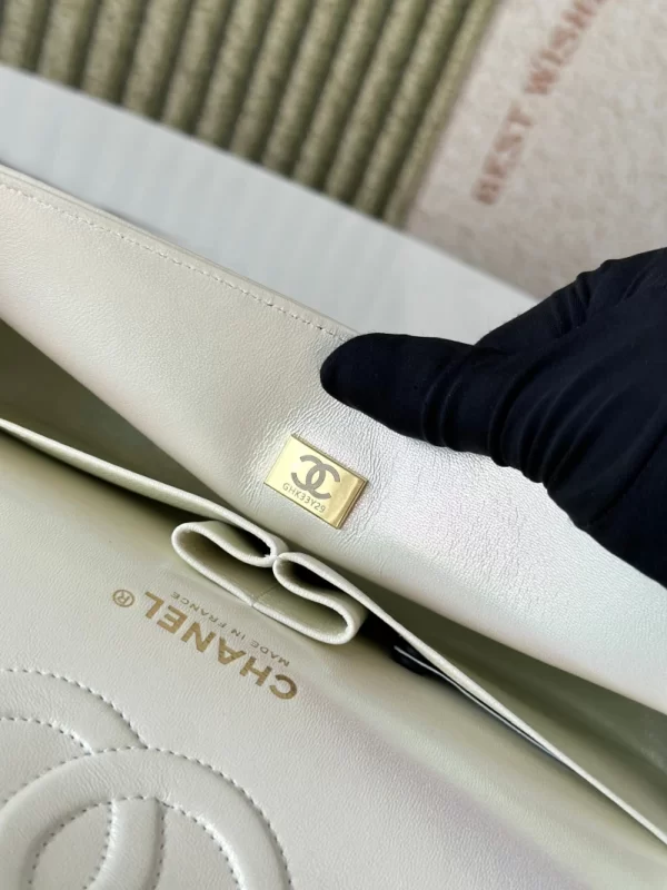 Chanel  CF Classic Flap A01112