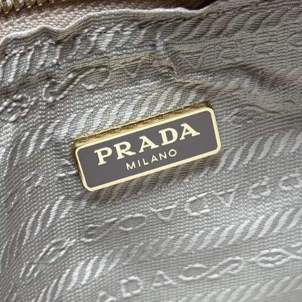 Re-Edition Saffiano Bag-1BH204