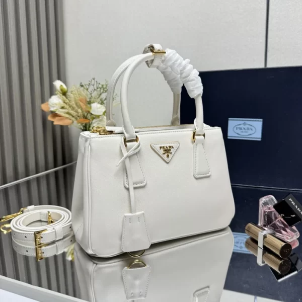 Galleria Nappa Leather Bag -1BA896