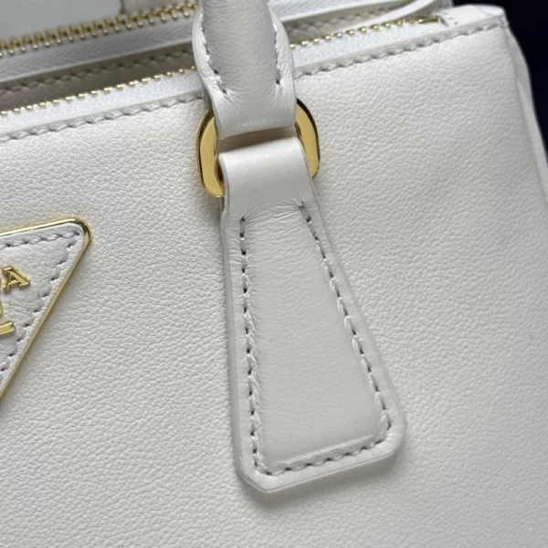 Galleria Nappa Leather Bag -1BA896