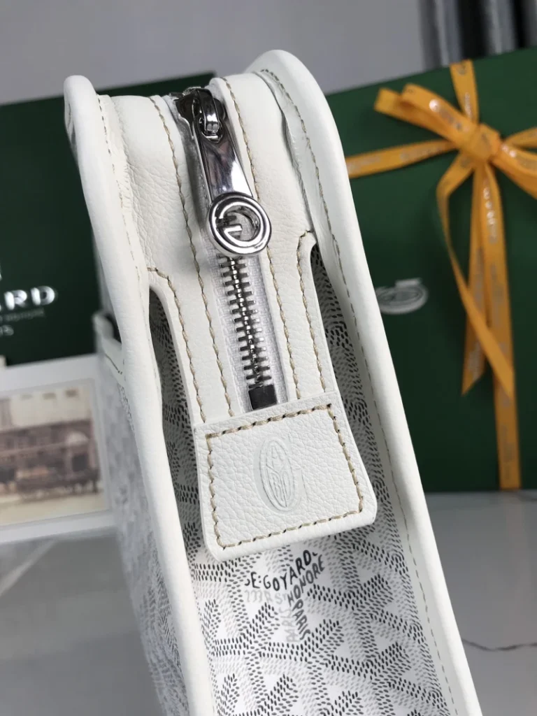Goyard Jouvence GM Toiletry Bag 086