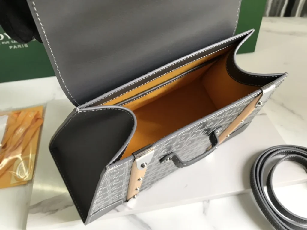 Goyard Saïgon Structuré PM Grey 008