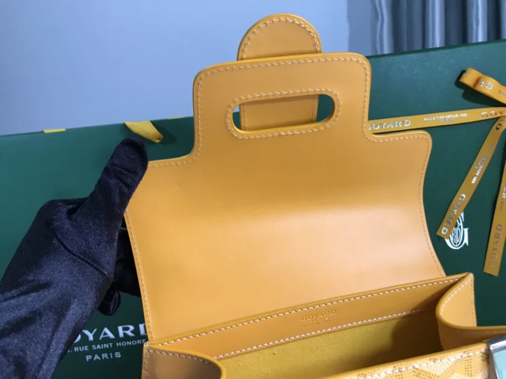 Goyard Saïgon Structuré PM Yellow 008